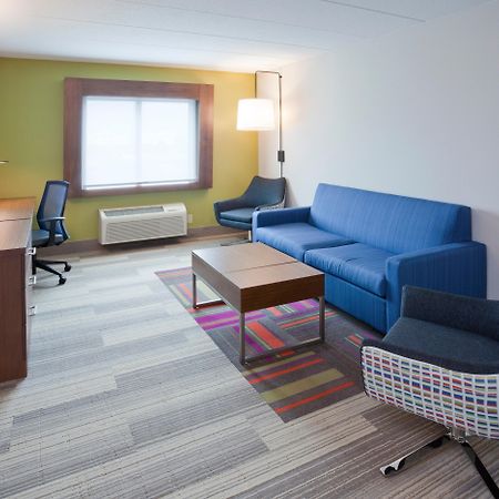Holiday Inn Express Roseville-St. Paul By Ihg Exterior photo