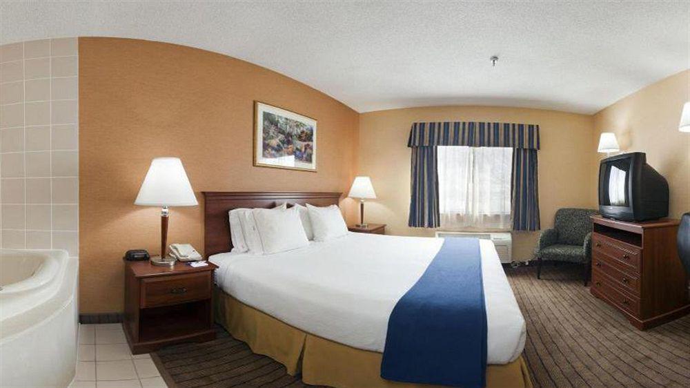 Holiday Inn Express Roseville-St. Paul By Ihg Exterior photo