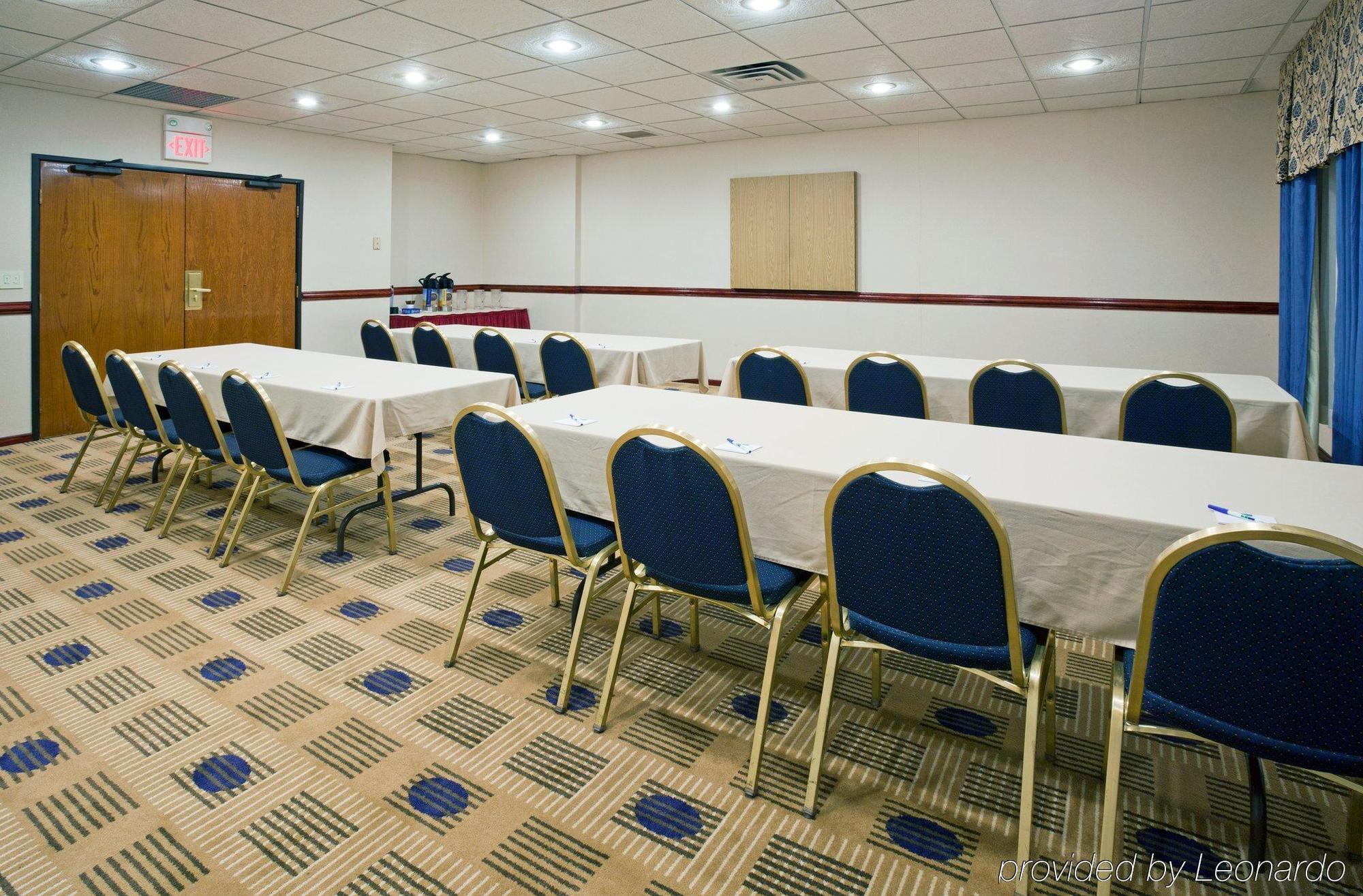 Holiday Inn Express Roseville-St. Paul By Ihg Exterior photo