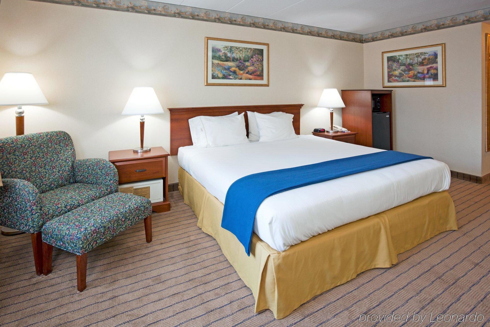 Holiday Inn Express Roseville-St. Paul By Ihg Exterior photo